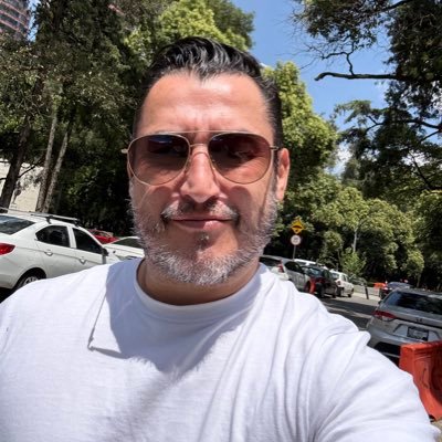 Si fingimos lo que somos, seamos lo que fingimos. https://t.co/g61HjHmnk7