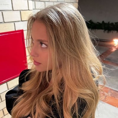 maguifake's profile picture. and baby, that’s show business for you | fake account!!!!!!!!! role play!!!!!!!!!! not impersonating!!!!!!!!! fan account!!!!!!!! i’m not the real magui!!!!!!!!