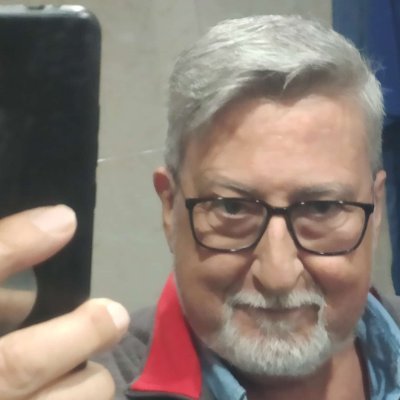 Ad astra, sujétame el cubata.
Esquivo balas.