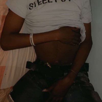 suchwordsa's profile picture. 