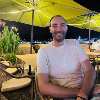 Règle 8 : Le chef est toujours le chef. Même en slip de bain.
