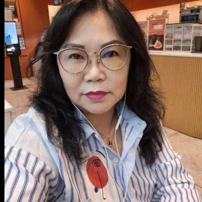 Aikobesuto's profile picture. 現代作品に対する洗練された目を持つ献身的なアートコレクター、芸術に関する対話の育成、コラボレーションへの参加、展覧会への作品の貸与