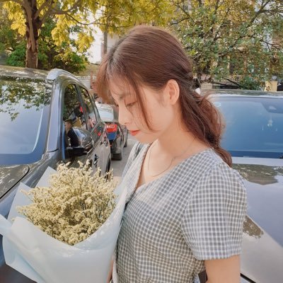 lyen2607's profile picture. Building my dreams, one tweet at a time
