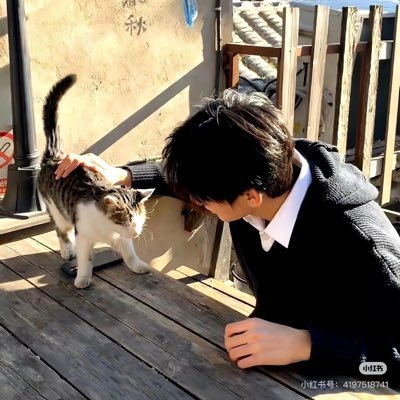 cccdd1151515's profile picture. 男，大三，双向，可出原味