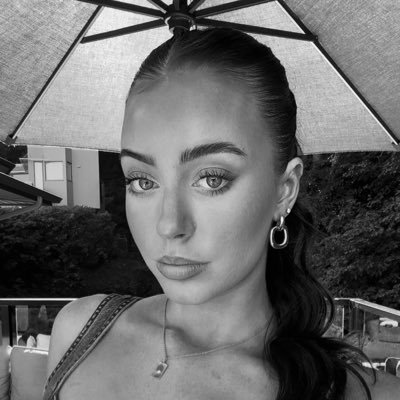 avaaalarson's profile picture. 