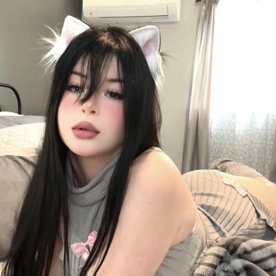 MollyOsamu's profile picture. linkies🎀https://t.co/hixIDVOMLk🎀