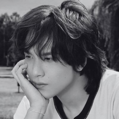 pwaradoks's profile picture. 𝘏𝘢𝘦𝘤𝘩𝘢𝘯 | 𝘕𝘊𝘛 𝘋𝘳𝘦𝘢𝘮 · 127 Sunshine soul, playful laugh, powerful voice. 𝘉Λ𝘋𝘖𝘚