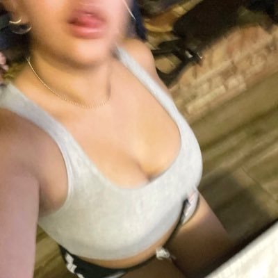 mariana_bnwo's profile picture. 19 ♡ she/her ♡ ❄️🐇 Size Matters ♠️ College girl 👩🏼‍🎓