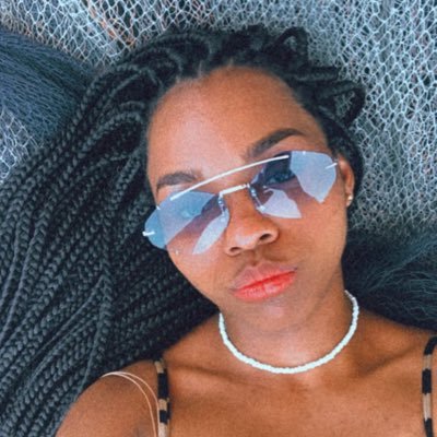 Protege-me como à menina dos teus olhos; esconde-me à sombra das tuas asas. 🙏🏾❣️