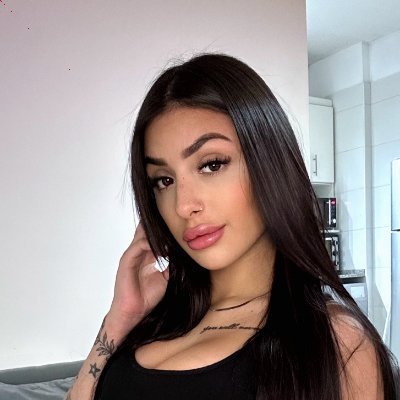 sabrinaBree12's profile picture. probably at the gym or feeding my bunny