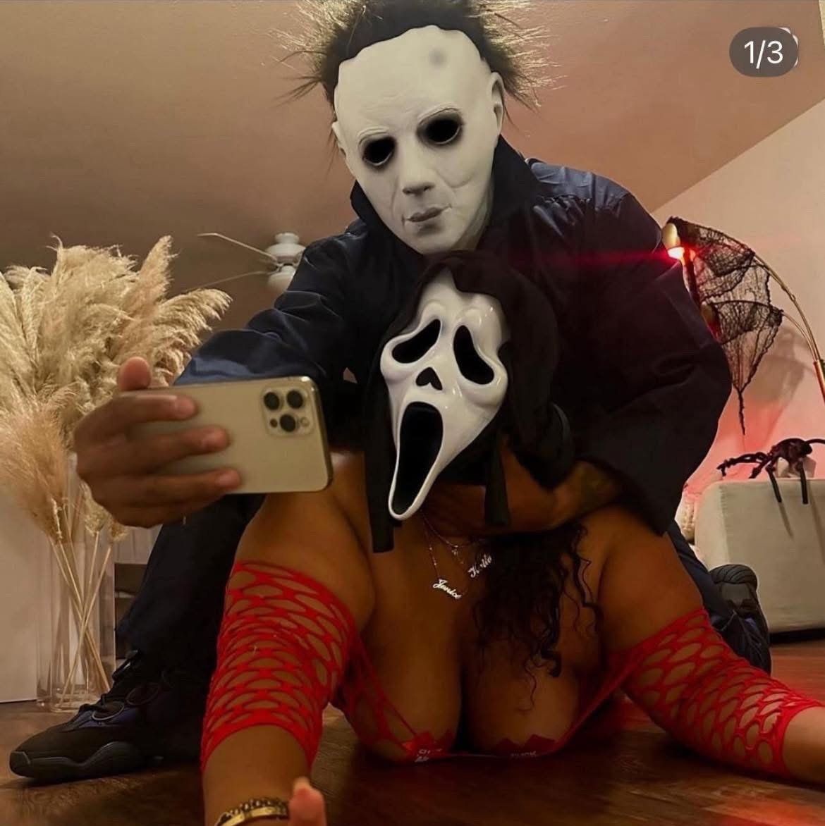 BelovedStrokes's profile picture. 