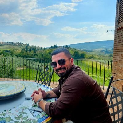 PHD in Chich-Barakology.
Uncertified therapist.
أمير الصفر تسعة