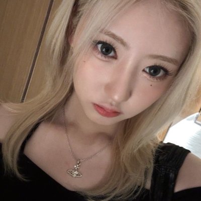 rsesletter's profile picture. idgaf