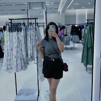 Emma_Johnson_11's profile picture. Invest like a queen 👑 | Charts, trades & financial freedom