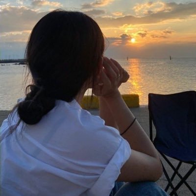 Let’s share a glass of Pinot and a night full of conversation — I believe the best connections start slowly