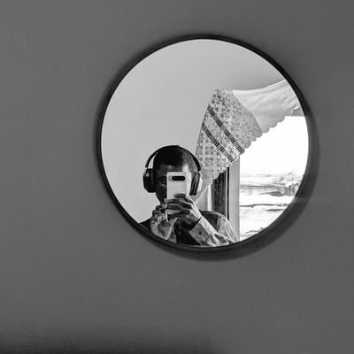 Gauchiste militant pour un monde juste.Mangas, cinéma et lecture,mes passions vibrantes,mon rêve est de parcourir le monde avec ma caméra /pastef /vision2050