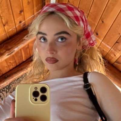27 yo • tv series, movies and books ~ t.s. 📝 | went to the eras tour milan n2 | she/her | fan account