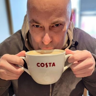 S.A.F.C. 🏴 🏴 🏴 England United Kingdom. If I block you it's because you're an idiot.