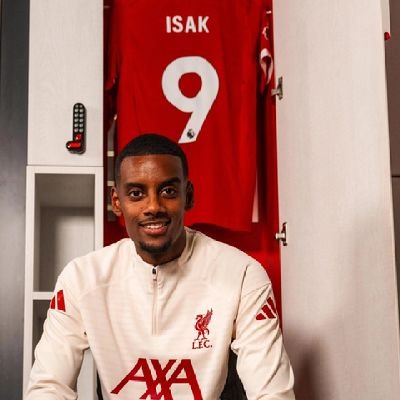 JamieWilso21070's profile picture. 🎶Oh he wears the number 20 He will take us to victory And when he's running down the left wing
He'll cut inside and score for LFC oh his name is diogo🎶LFC