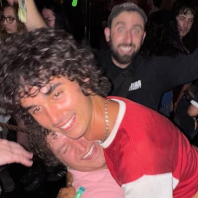 Amlixii's profile picture. big wallows fan

kinda art account @ilovesharts727