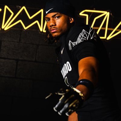 6'3 205 lb WR| DB 4.3 / 40🏈🏀🏃♂️3.2 GPA class of 2026 @IMGacademy National Team ⭐️⭐️⭐️⭐️#WardNation Sophomore highlights: https://t.co/v2R3psv7Ln 🦬