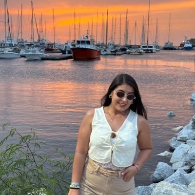 dannaysu19's profile picture. 