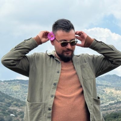 Especialista en tendencias y creador de @fac_trends Comunicación | Astrología | Marketing