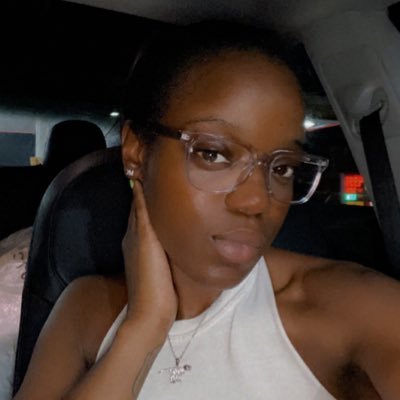 aspiring author ✍🏾 read my short stories ⬇️📚 barb 🦄🖤🩷