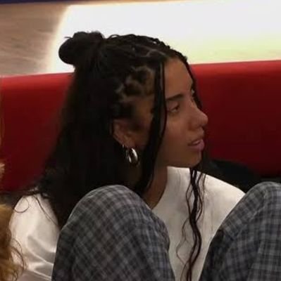 📌Viendo OT o escuchando a #MALU
#TEYOUFAVORITA