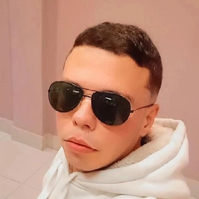 Canceriano ♋, Deus é tudo! 🙏
Nunca desista dos seus sonhos , tudo é possível com fé , força e coragem.😉🙏