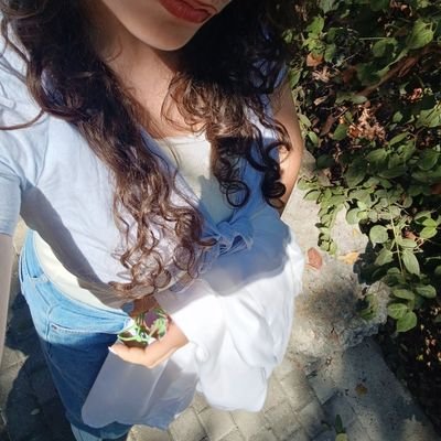 ih8biochem's profile picture. what my pinned tweet says