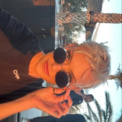 evankate737's profile picture. I'm on here to help the poor ones financially☺️🥳