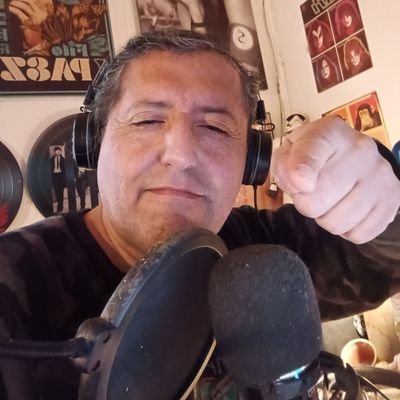 Marttelo Sarmiento
Hombre de Radio
Me desatoro en #LaRadioDeLosMonos @MonosCl 9AM
Soy de @conectadosagri de @AgriculturaFM 11AM
Editor @NexNewsOficial
Audino