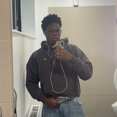 mightBeUche's profile picture. i hope you find the happiness you seek 🩵