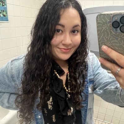 Prek teacher 🖍️ l Title 1 🏫 l Mom of 2 🦜 l Stitch obsessed 💙