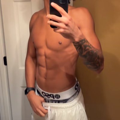 jayflairs's profile picture. he/him