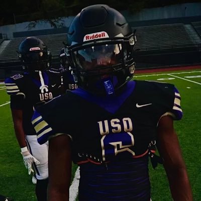 5,7 170 |3.5GPA| HS:Obama academy/USO class of 2026 | Pos: RB Email:darrellgreen033@gmail.com #412-518-6015 Head coach#(412) 841-0912