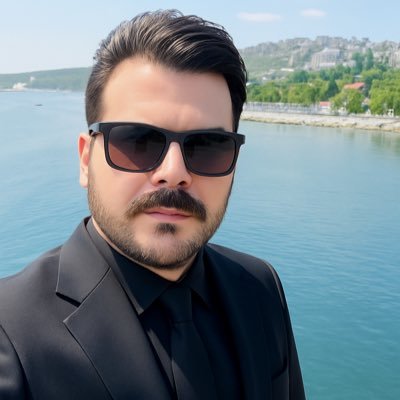 لاَ تَقُـلْ أَصْلـي وَفَصلي أَبـداً * * * إِنما أصْـلُ الفَـتى مَـا قَـدْ حَصَـلْ (هاشمي ) حس الفاظك (لاتسب)