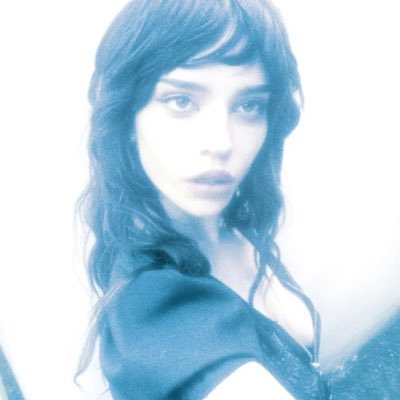 komfort_krowd's profile picture. i feel it so deeply in my bones 🎧ྀི ⋆𐙚₊˚⊹ ᡣ𐭩