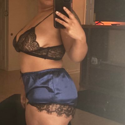 FREAKY ASS MOMMY💦 DM ME FOR MENU AND/OR CLICK THE LINK 👇🏽👇🏽👇🏽 BABES💕 BI🌈