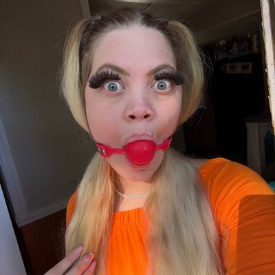 rosegoldrosey's profile picture. Top 19%🔥I do customs message me!😈 Click link boo⬇️