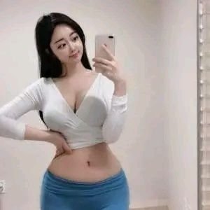 coreanaculona's profile picture. 