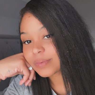 26 | Mom 🩷 | Future Board Certified Behavior Analyst 🧠| XULA Alumna 💛 | CU Alumna ❤️| CEO of Above Rugular 🧶
