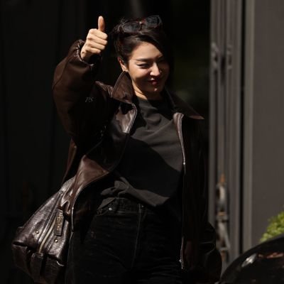 jarinh92's profile picture. Cheering for Faye🌻🔥

one of her sunflower🌻