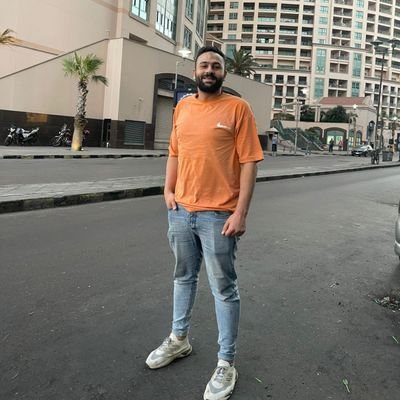 مافيش حاجة هتصبرك على أي مشكلة أو بلاء في حياتك غير معرفتك باللَّهِ سبحانه وتعالى.
لما تحس إن اللَّه هو الرزاق، مش هتخاف على رزقك.
ولما تعرف إنه هو المجيب، مش