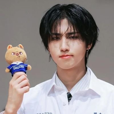 jeni_play's profile picture. 