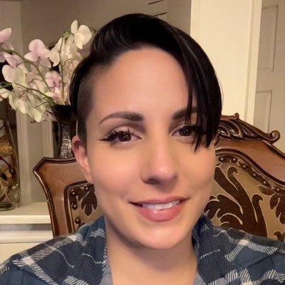 Hey! I'm Izzy. Check out my AllMyLinks to see what sites I stream on! https://t.co/732qQiLxGe