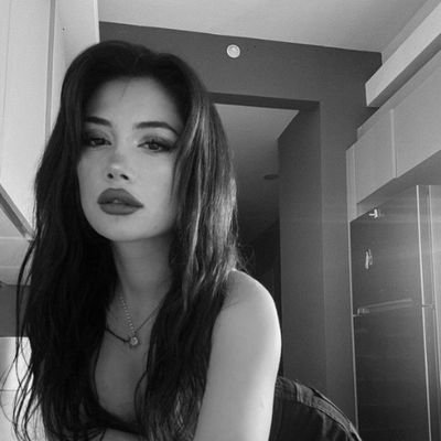 honey_queen_69's profile picture. 
