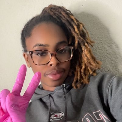 ya fav’s favorite estie bae 🧖🏾♀️|| IG: nae.bratx2 || GAC 💙🧸