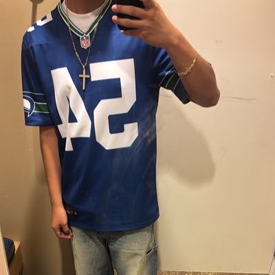 izzygetspaid's profile picture. #seahawks